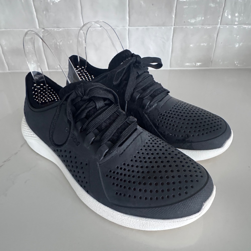 Crocs LiteRide Pacer Sneaker Womens 9 Black White Comfort Lace Up Lightweight